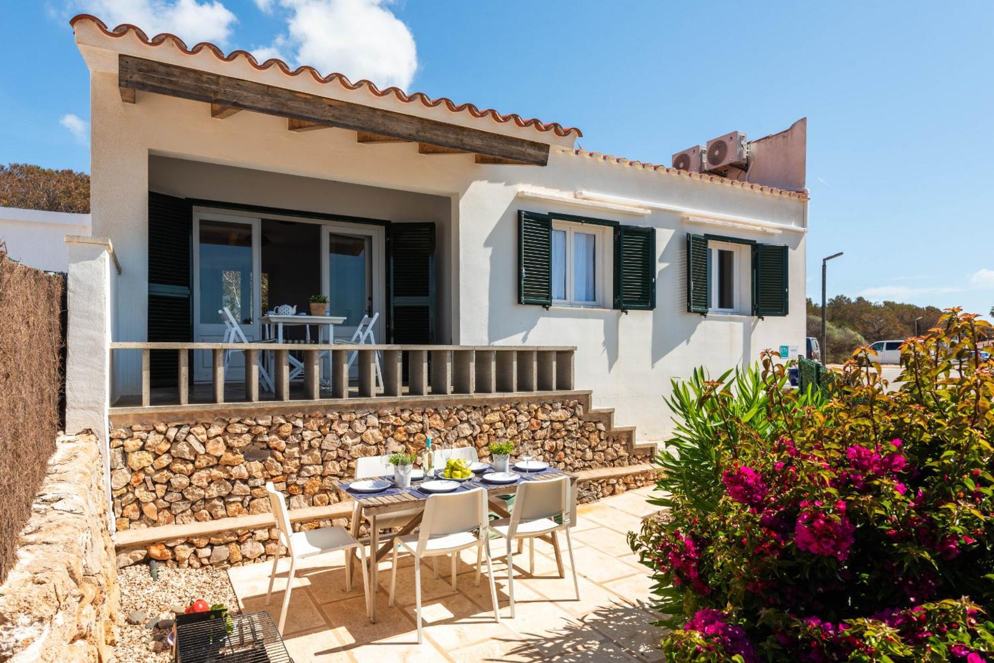 Merce Sant Lluis Exterior photo