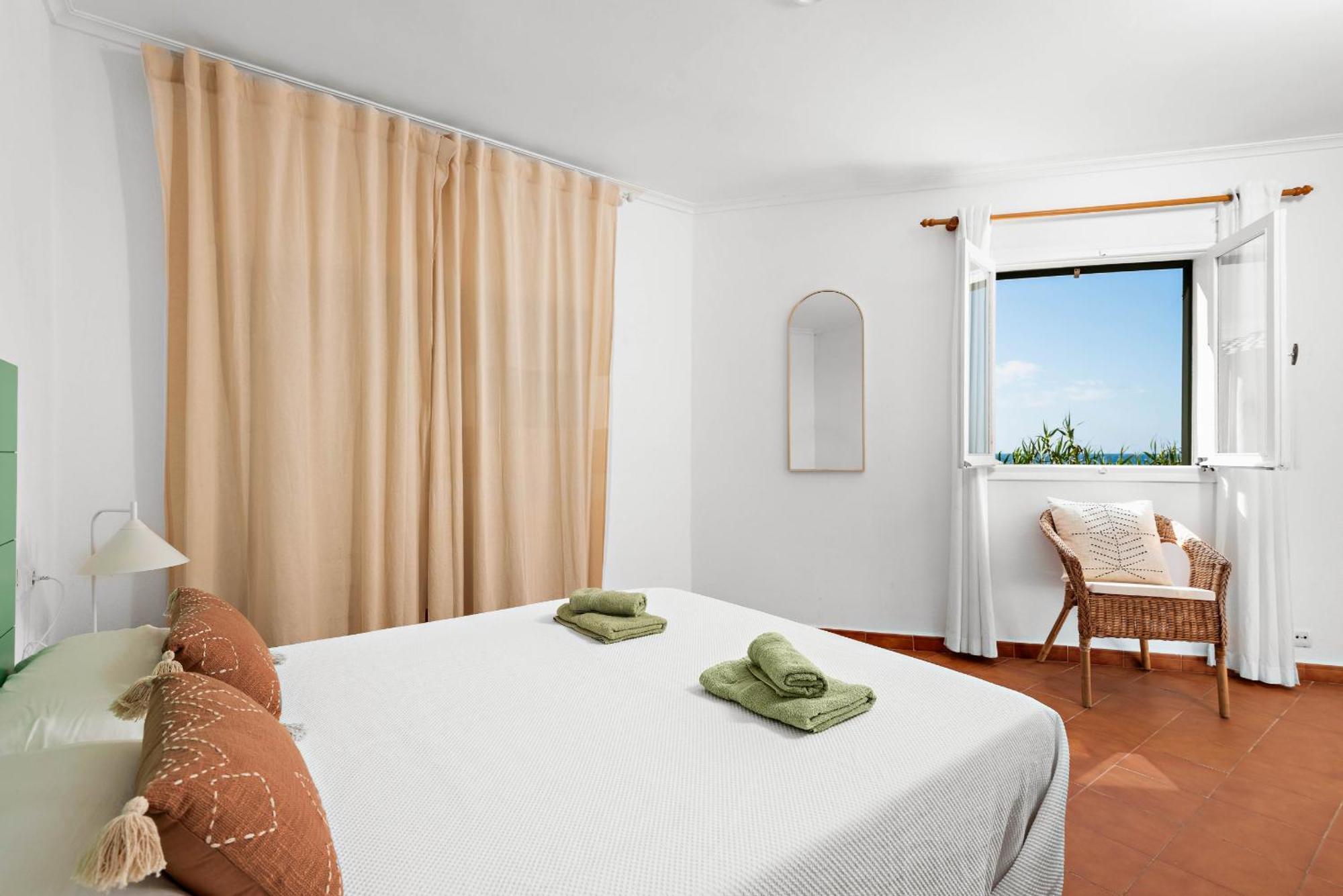 Merce Sant Lluis Exterior photo